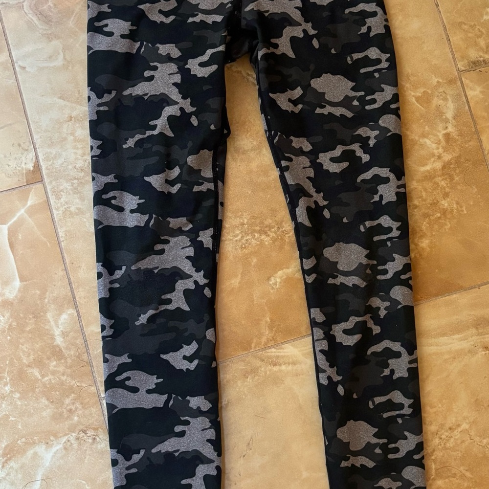 Fabletics Camouflage Leggings xxs